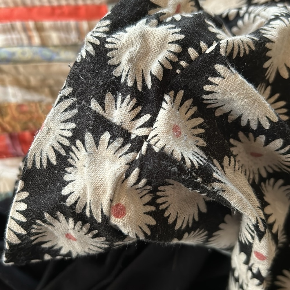 Black Floral Daisy Print Women’s Dress - Picture 8 of 8